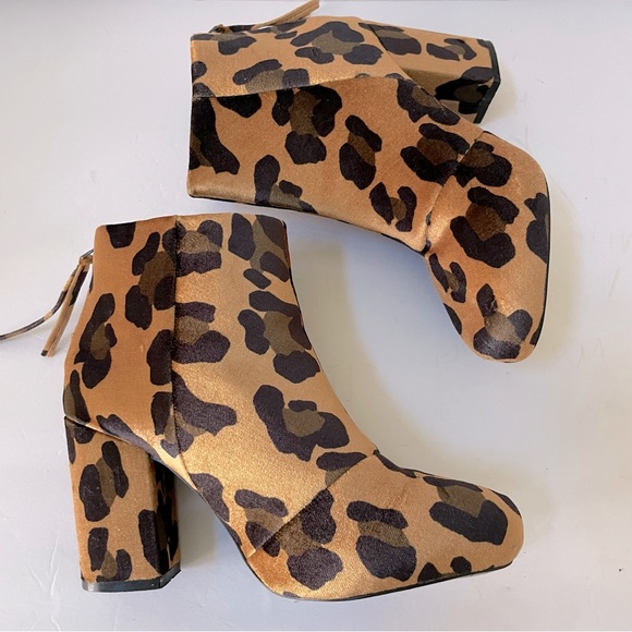 ASOS Elijah Leopard Print Velvet Ankle Boots Size 5 - Picture 7 of 10